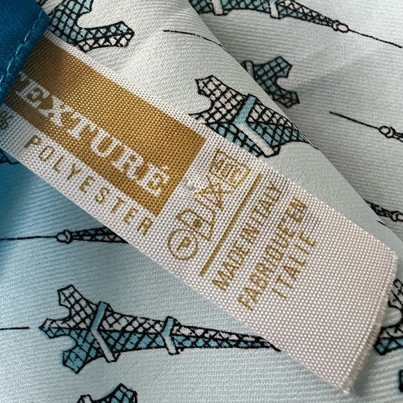 Roger L Paris Eiffel Tower Square made in Italy scarf - Picture 4 of 4